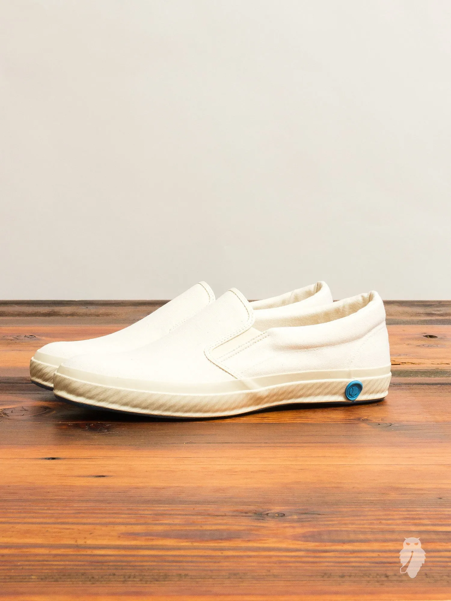 02JP Slip-On Sneaker in White