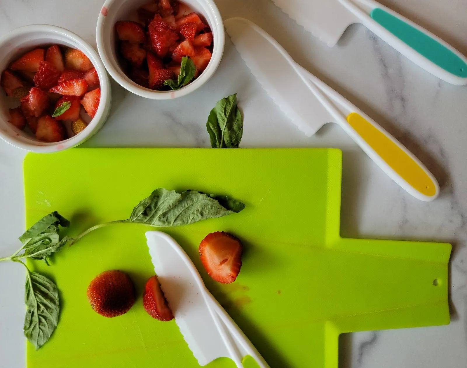 Cutting Board & Knives