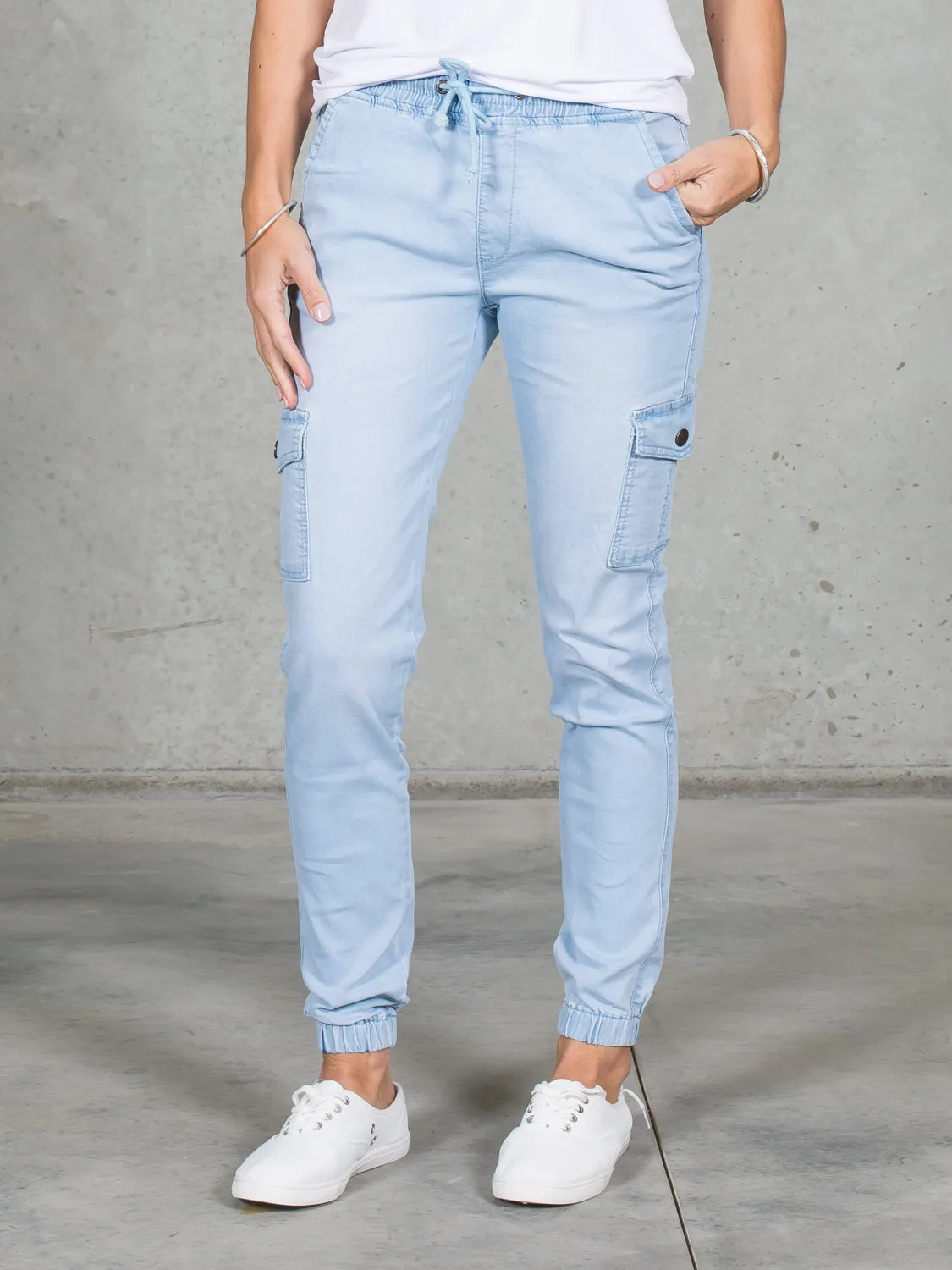 Jenni Joggers Light Blue *LONGER LENGTH*