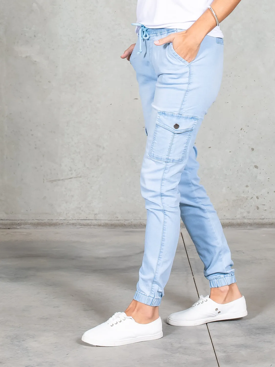 Jenni Joggers Light Blue *LONGER LENGTH*