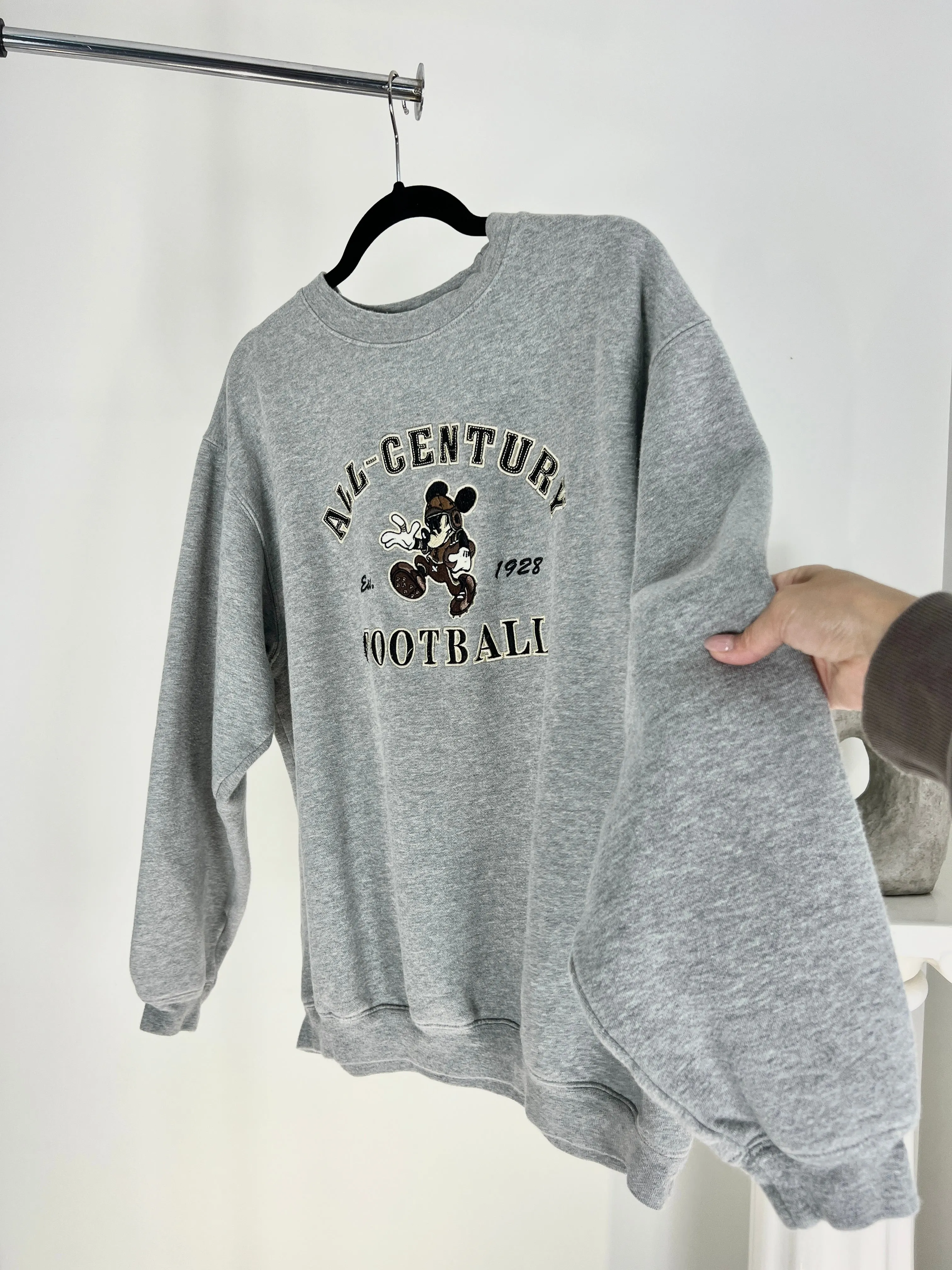 VINTAGE MICKEY MOUSE EMBROIDERED GREY CREWNECK